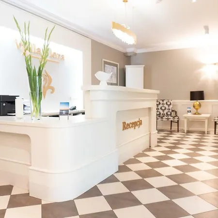 Flora Ξενοδοχείο 3*