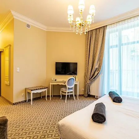 Flora Hotel Estetino