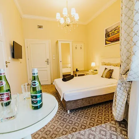 Hotel Flora